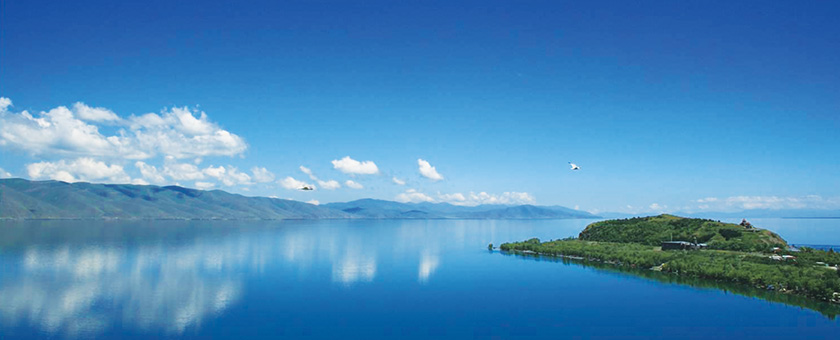 塞凡湖的壯闊湖光美景