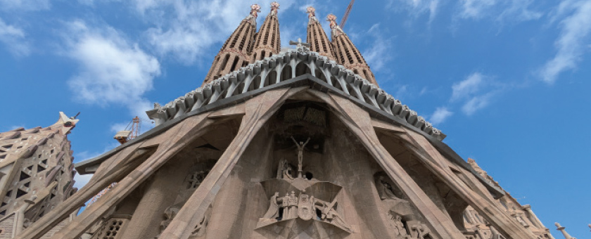 聖家大教堂-世界文化遺產，高第未完的傳奇建築，獨特的哥德式與現代主義融合風格